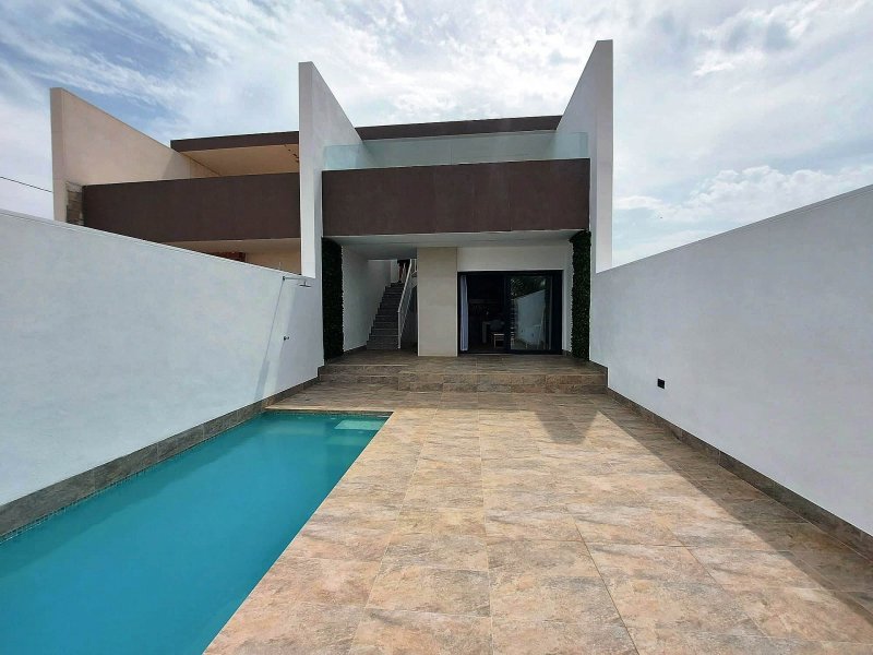 3 Bedroom 2 Bathroom Villa in Pilar de la Horadada