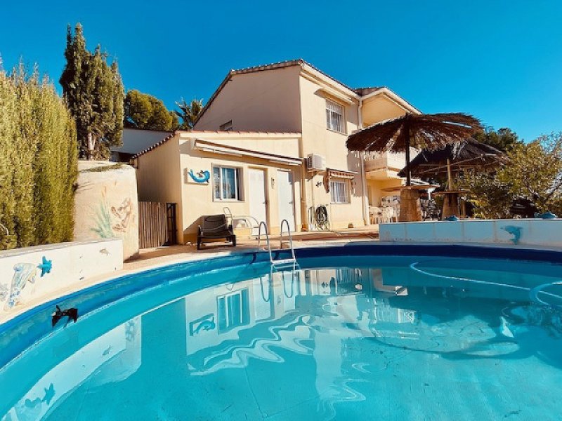 3 Bedroom 2 Bathroom Villa in Fortuna