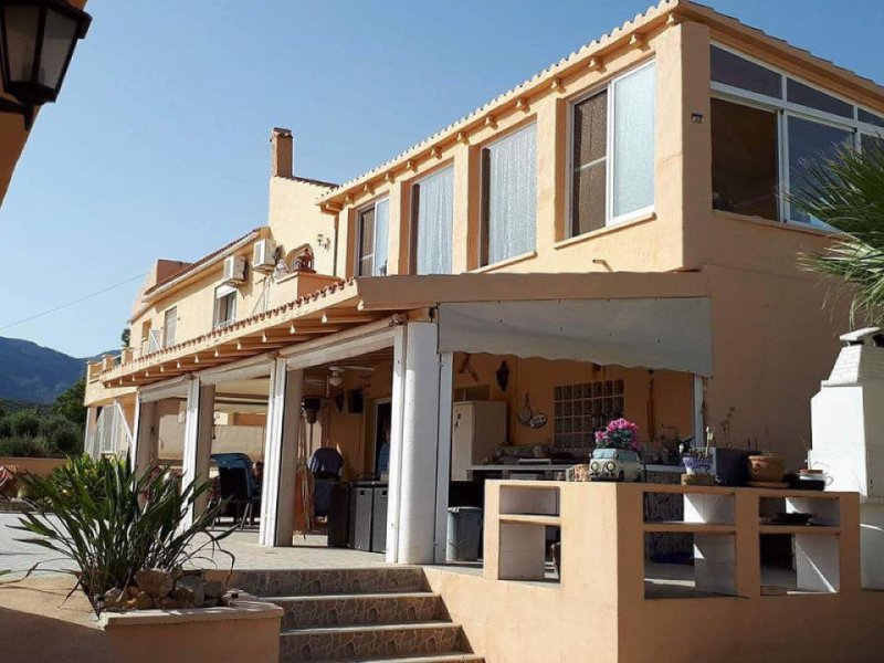 6 Bedroom 5 Bathroom Commercial in Alicante