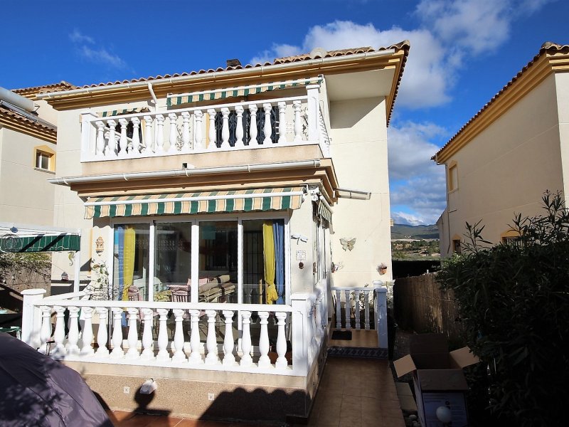 4 Bedroom 3 Bathroom Villa in Castalla