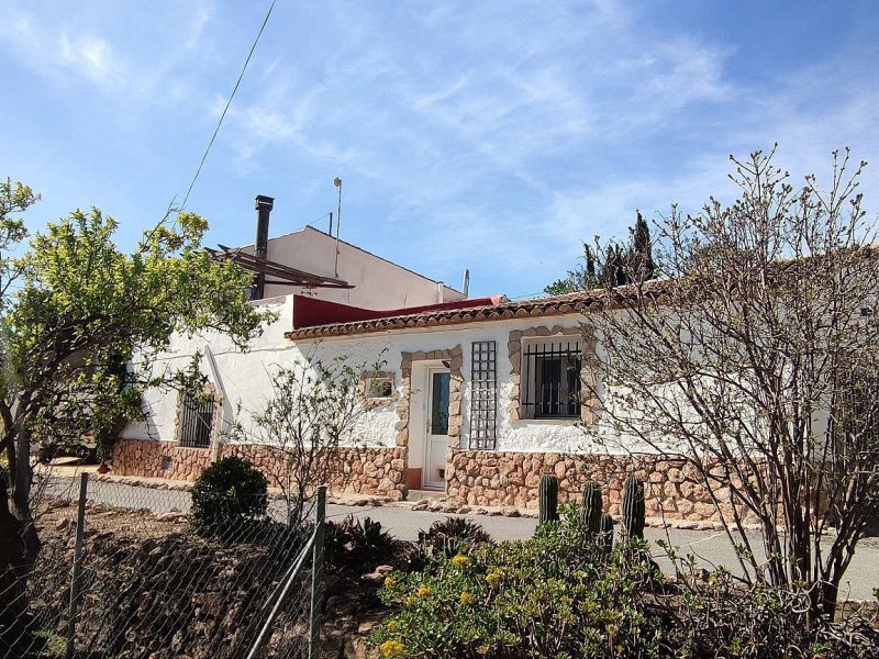 4 Bedroom 2 Bathroom Country house in Pinoso