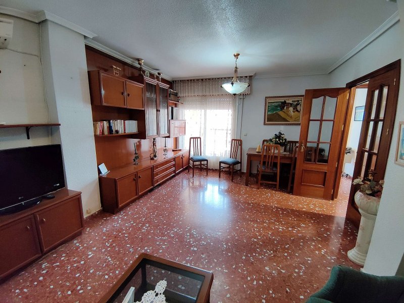 4 Bedroom 2 Bathroom Apartment in Elda