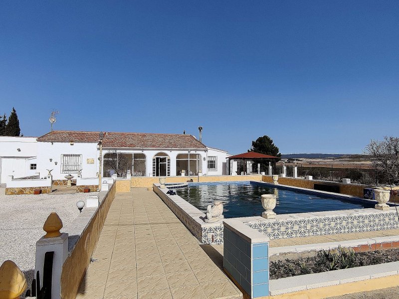 3 Bedroom 2 Bathroom Villa in Yecla