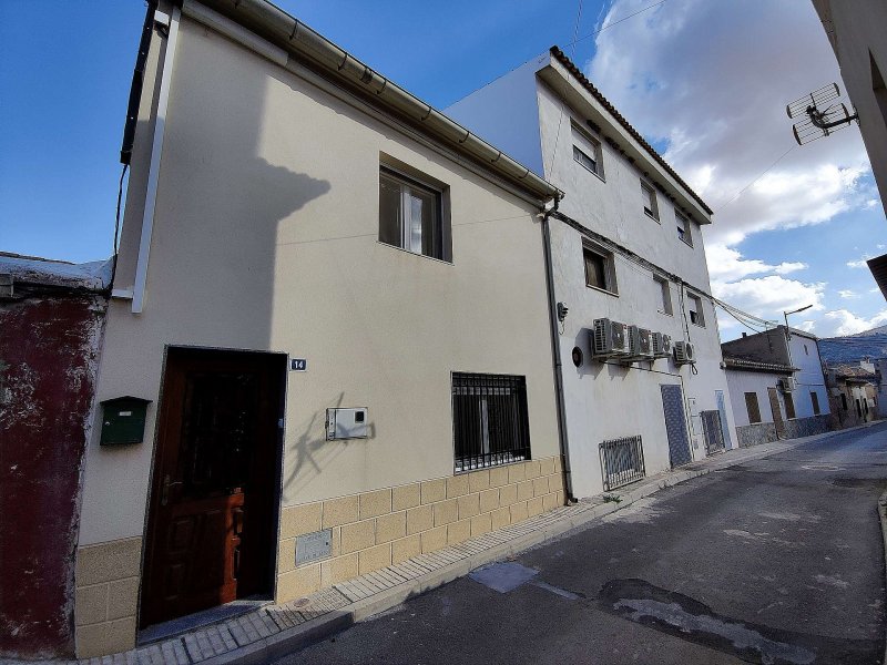 3 Bedroom 2 Bathroom Townhouse in Pinoso