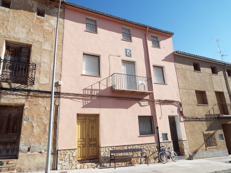 5 Bedroom 2 Bathroom Townhouse in Ayora