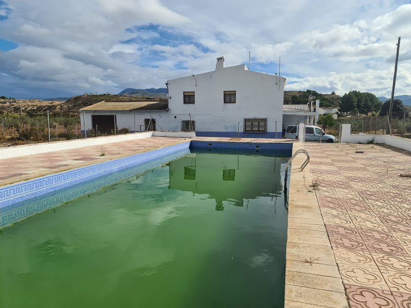 4 Bedroom 2 Bathroom Country house in Sax