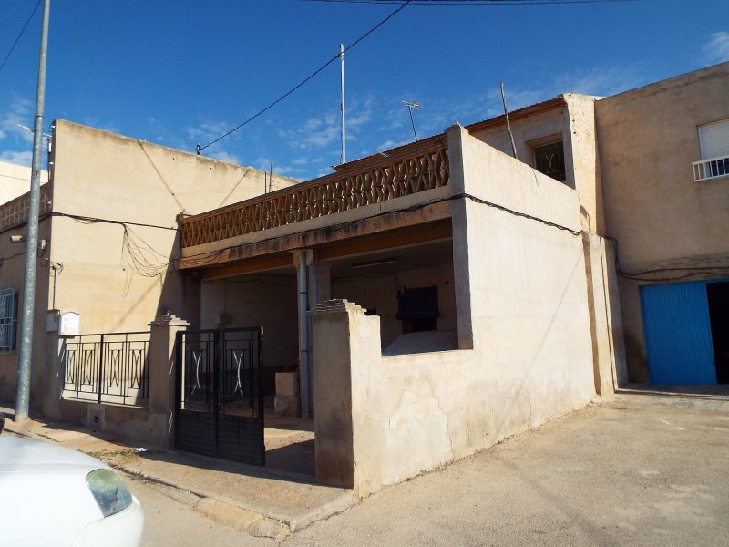 6 Bedroom 1 Bathroom Townhouse in Macisvenda