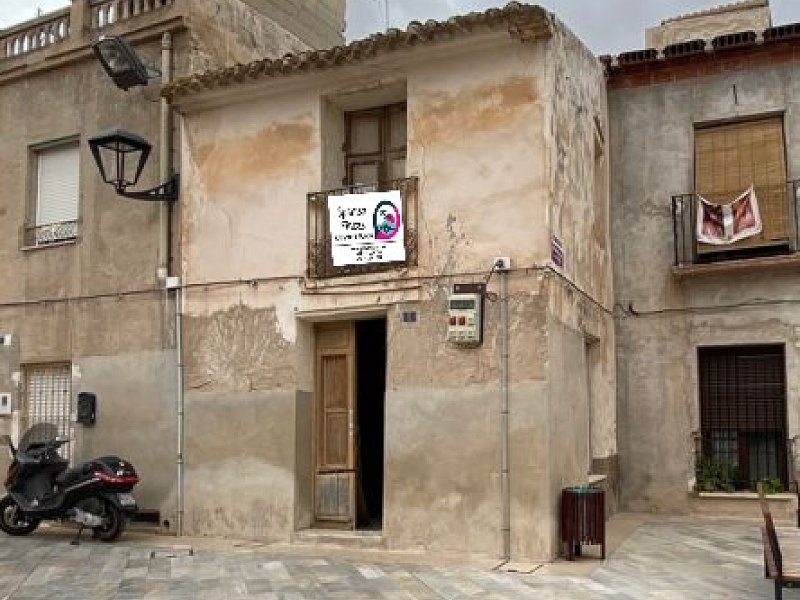 5 Bedroom 2 Bathroom Townhouse in Aspe