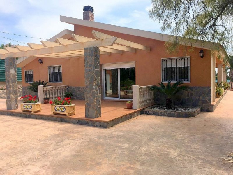 3 Bedroom 2 Bathroom Villa in Novelda