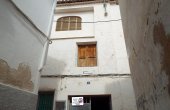 3-5425/1164, 6 Bedroom 1 Bathroom Townhouse in Teresa De Cofrentes