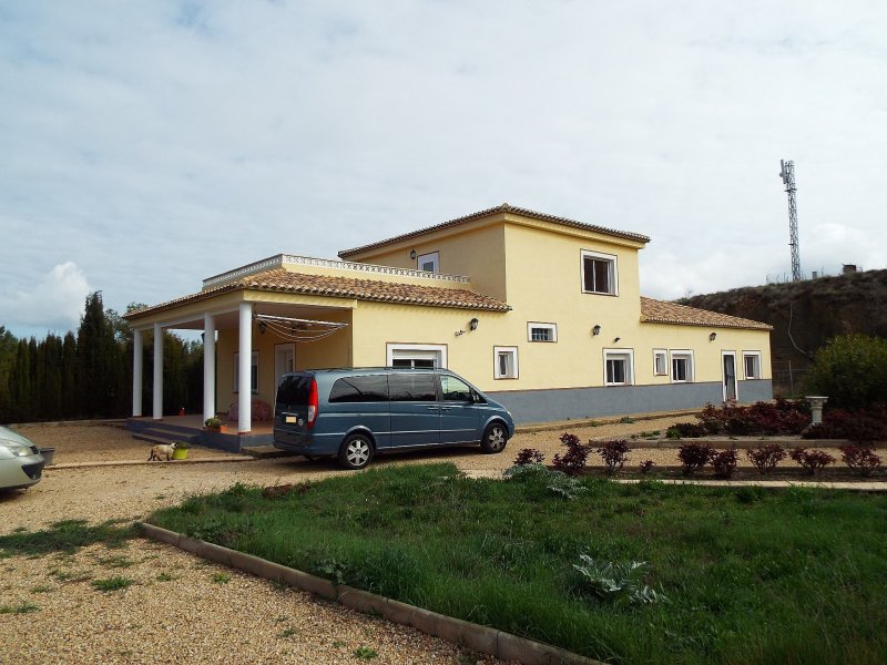 6 Bedroom 3 Bathroom Villa in Zarra