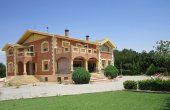 3-5113/1203, 6 Bedroom 4 Bathroom Villa in Yecla