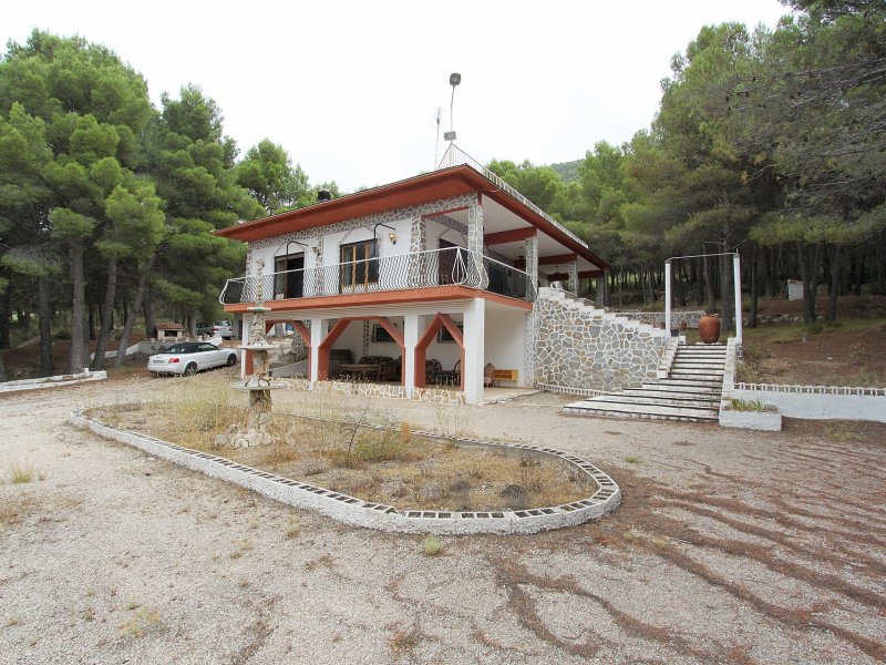 4 Bedroom 1 Bathroom Country house in Elda