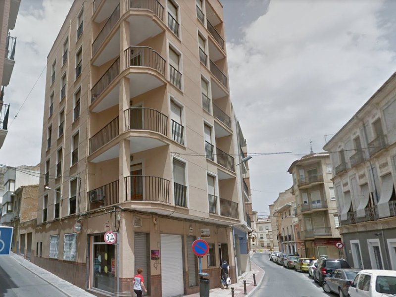 4 Bedroom 2 Bathroom Apartment in Sax
