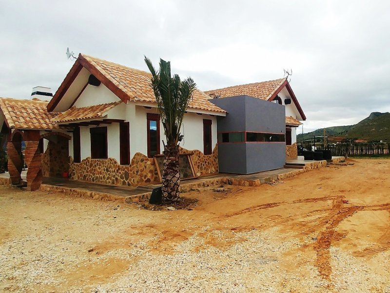 3 Bedroom 2 Bathroom Villa in Yecla