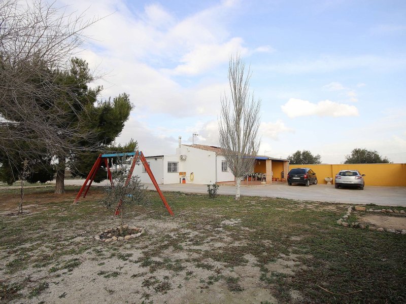 3 Bedroom 1 Bathroom Villa in Villena