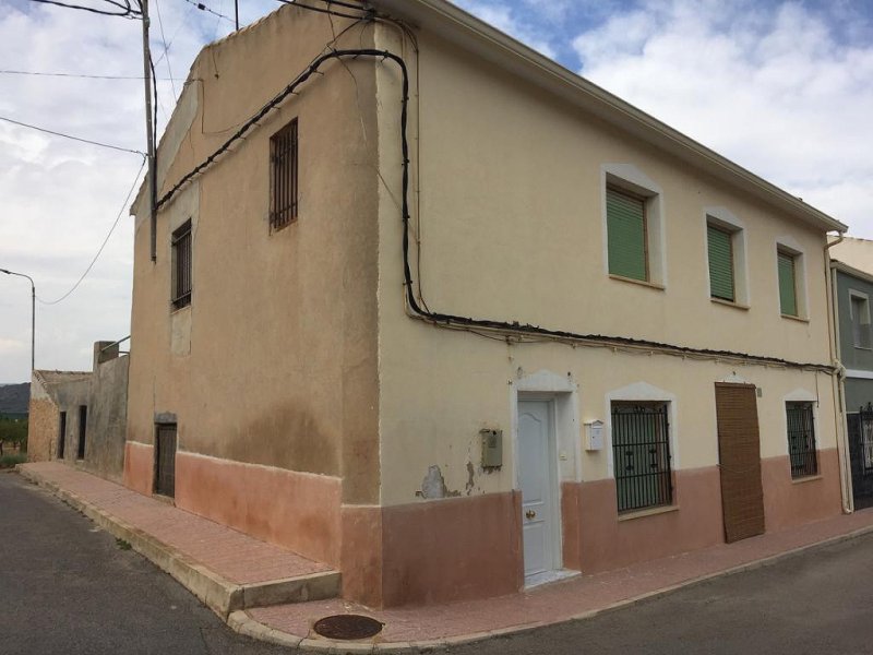 9 Bedroom 2 Bathroom Villa in Monovar