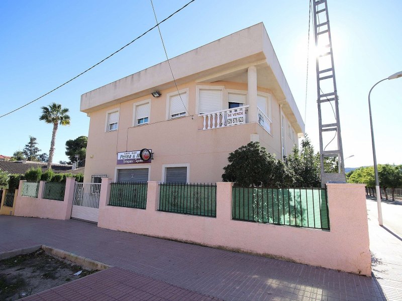 4 Bedroom 5 Bathroom Commercial in Monovar
