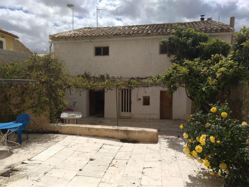 4 Bedroom 1 Bathroom Village house in Torre Del Rico