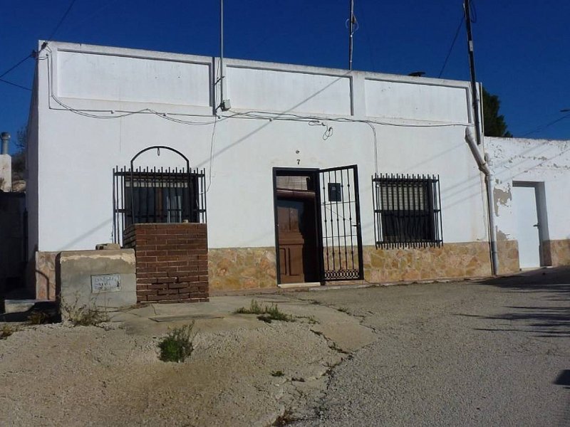 3 Bedroom 1 Bathroom Cave House in Canalosa