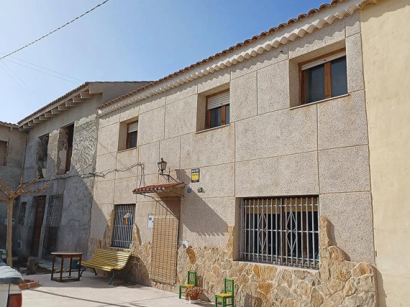 8 Bedroom 2 Bathroom Village house in Caballusa