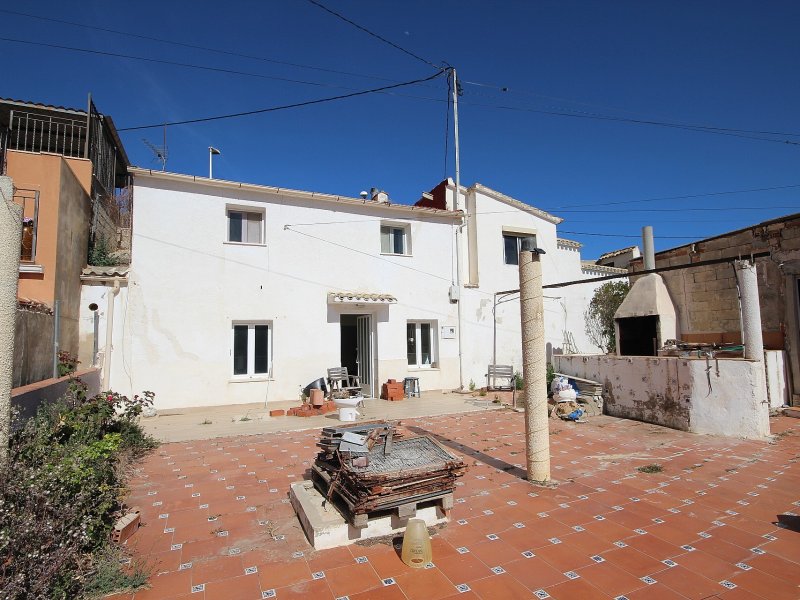 2 Bedroom 1 Bathroom Townhouse in Onil