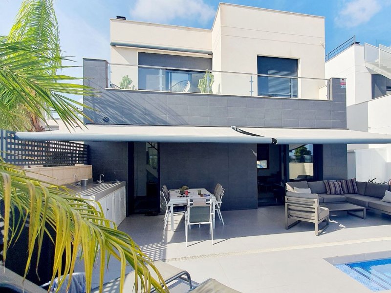 3 Bedroom 2 Bathroom Villa in Quesada