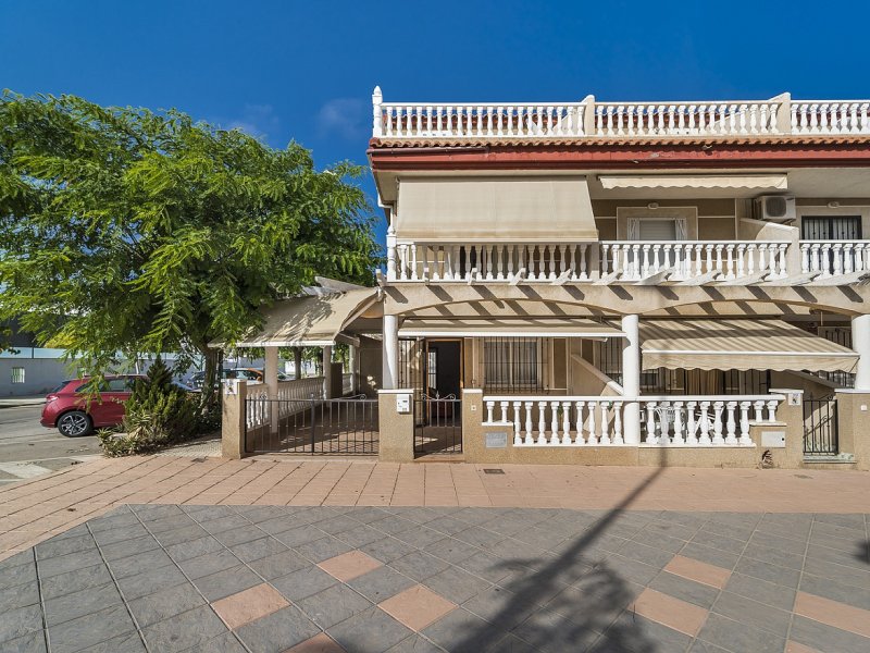 4 Bedroom 3 Bathroom Townhouse in Torre De La Horadada