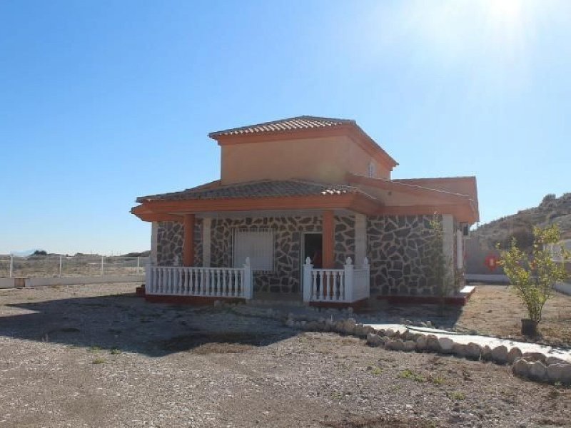 3 Bedroom 3 Bathroom Villa in Fortuna