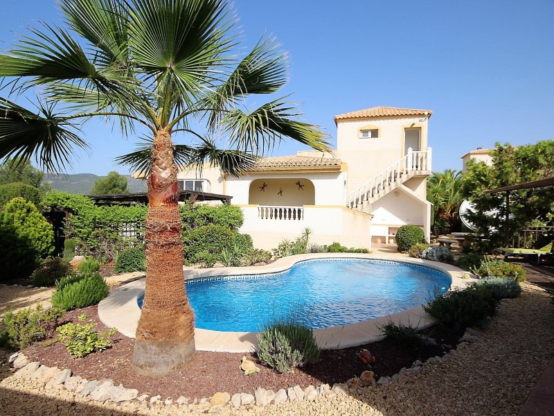 4 Bedroom 3 Bathroom Villa in Castalla