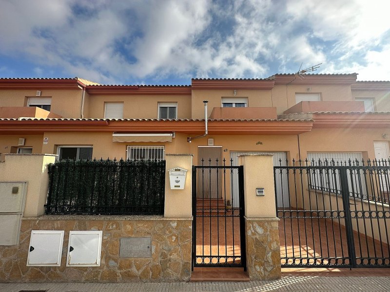 3 Bedroom 2 Bathroom Townhouse in Pinoso