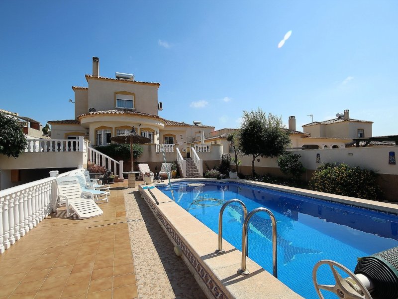 4 Bedroom 3 Bathroom Villa in Castalla