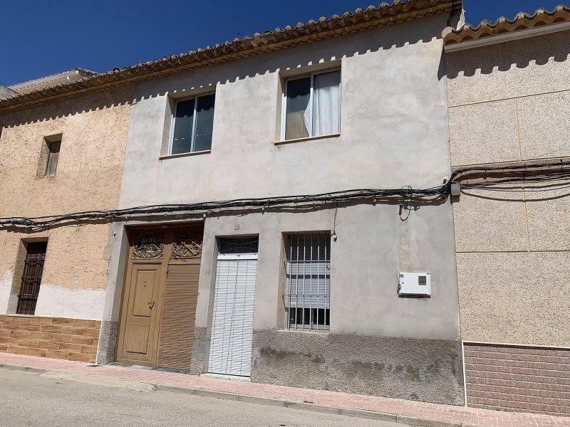 3 Bedroom 1 Bathroom Townhouse in Caudete