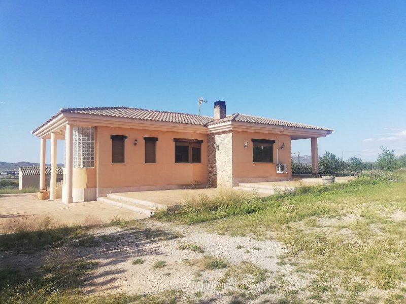 2 Bedroom 2 Bathroom Villa in Yecla