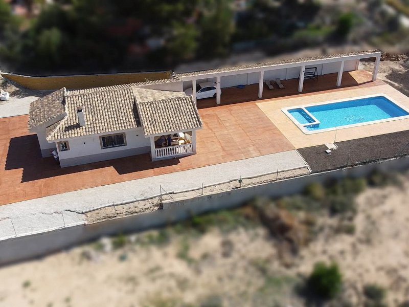 3 Bedroom 2 Bathroom Villa in Fortuna