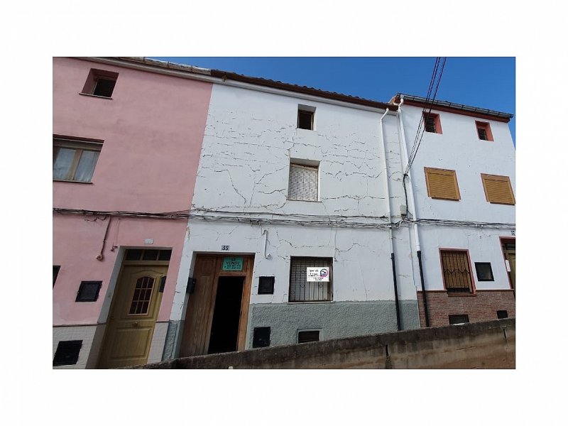 5 Bedroom 1 Bathroom Townhouse in Ayora