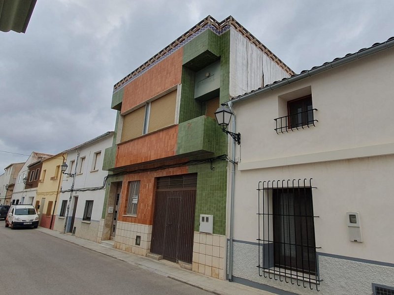 5 Bedroom 2 Bathroom Townhouse in Ayora