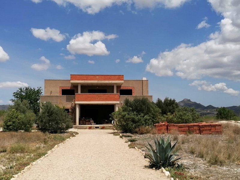 5 Bedroom 3 Bathroom Villa in Salinas