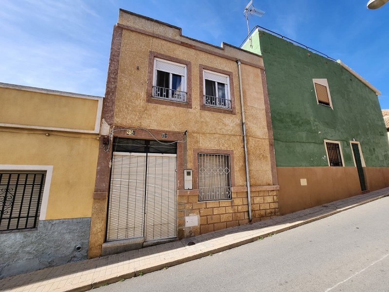 5 Bedroom 2 Bathroom Townhouse in Villena