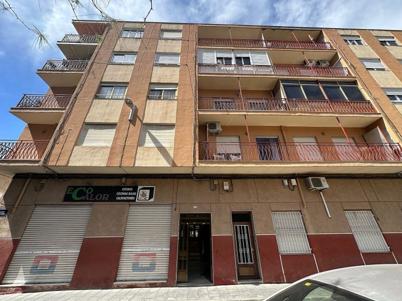 3 Bedroom 1 Bathroom Apartment in Elda