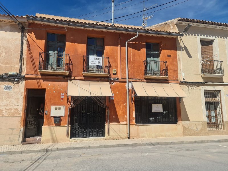 3 Bedroom 5 Bathroom Townhouse in Pinoso