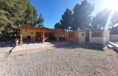 3-7028/949, 4 Bedroom 1 Bathroom Country house in Tibi