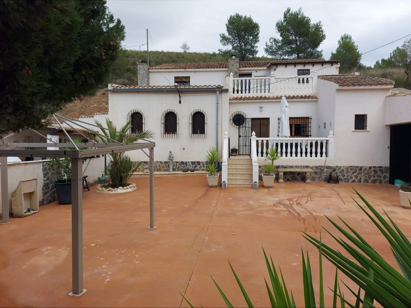 5 Bedroom 2 Bathroom Villa in La Zarza