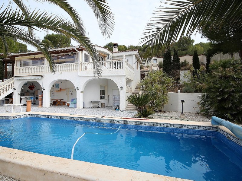 4 Bedroom 3 Bathroom Country house in Tibi
