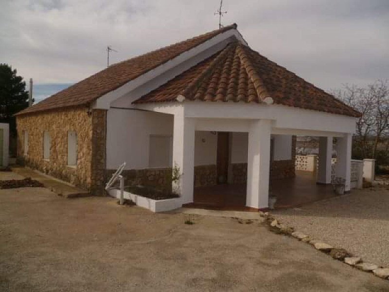 4 Bedroom 1 Bathroom Villa in Yecla