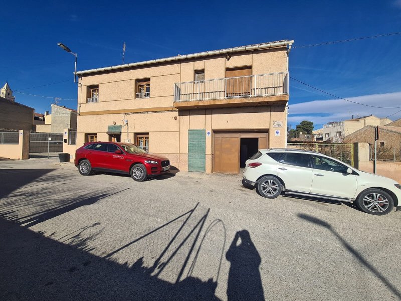 6 Bedroom 4 Bathroom Townhouse in Alguena